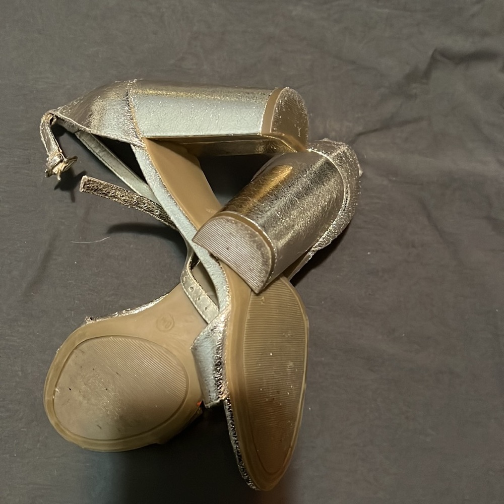 Heels - Picture 3 of 3